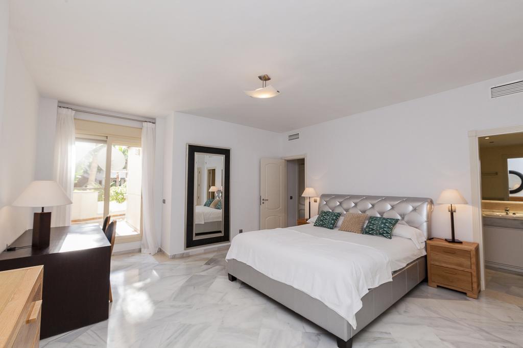 Fuente Aloha Appartement *